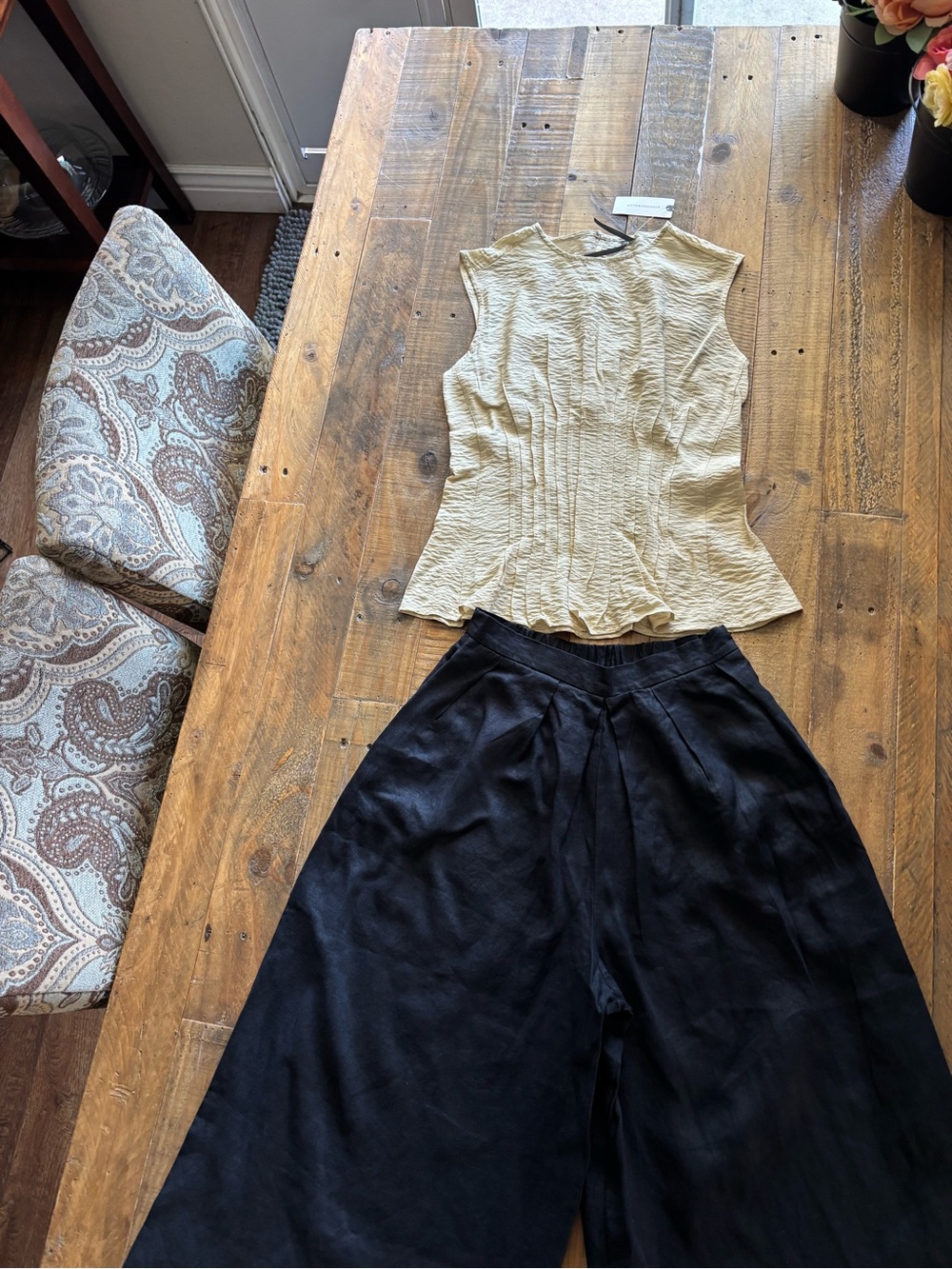 Anthropologie Cream Textured Sleeveless Top with Black Wide-Leg Cropped Pants